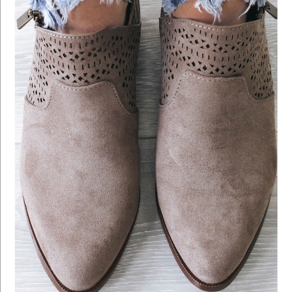 LAST 1🌸 cutout booties tan vegan suede - Picture 6 of 6